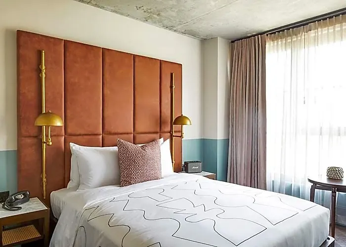 The Hoxton, Hotel