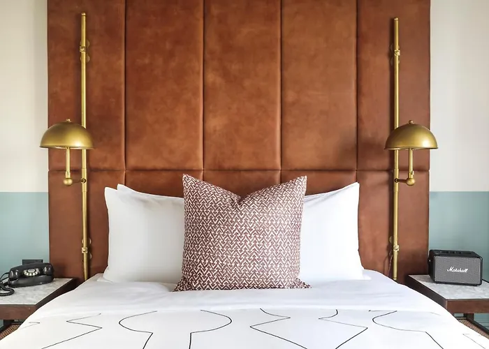 The Hoxton, 4*